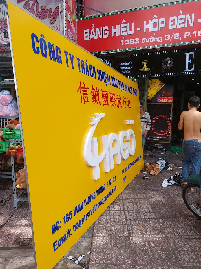 Công trình tại đường Kinh Dương Vương Q.6 HCM. Biển hiệu quảng cáo bằng alu nội dung chữ mica
