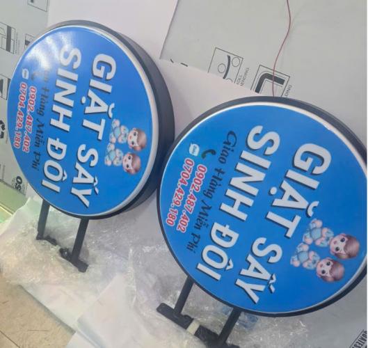 Bảng hiệu tiệm giặt đồ hộp đèn mica hút nổi – Giải pháp thu hút khách hàng hiệu ... - Quảng Cáo Ad Shop