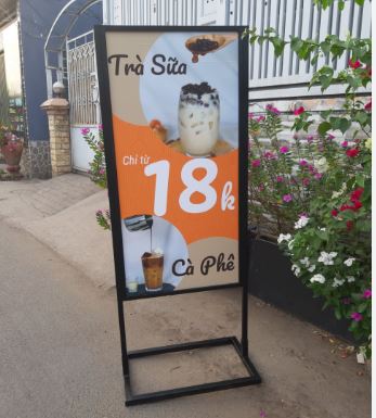Bảng Standee khung sắt đứng