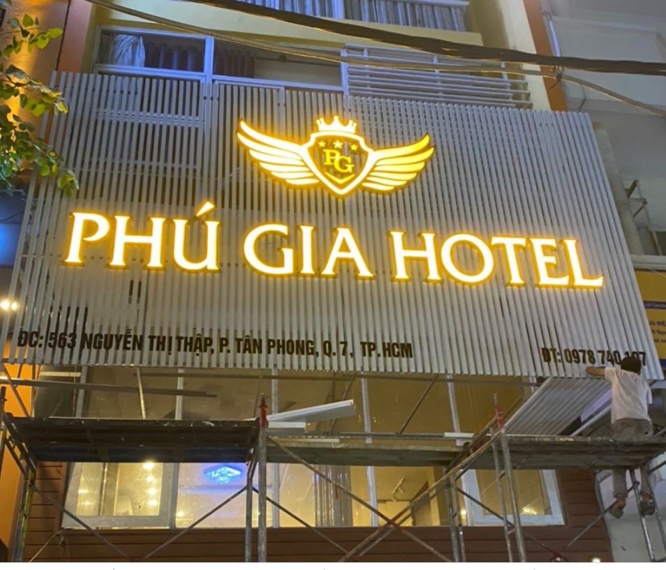 Bảng hiệu thanh lam, chữ mica có đèn, Bảng hiệu nền bằng thanh lam,có nội dung l... - 3D Quảng Cáo CN3