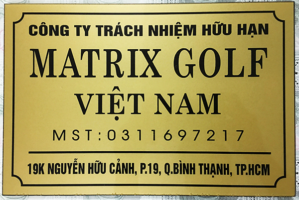 Bảng tên mica, khắc sơn chữ, Bảng tên làm bằng mica trong, khắc sơn nội dung từ ... - 3D Quảng Cáo CN3
