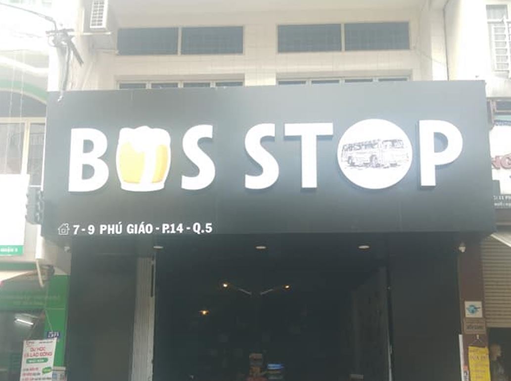 Bảng hiệu alu chữ mica không đèn