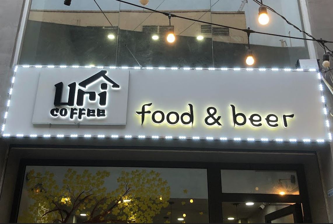 bảng hiệu alu có viền led, chữ mica đèn sáng hông đơn giản, sang trọng, Nền biển... - 3D Quảng Cáo CN3