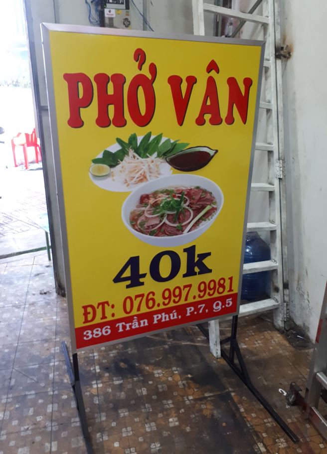 Bảng hiệu bạt có chân