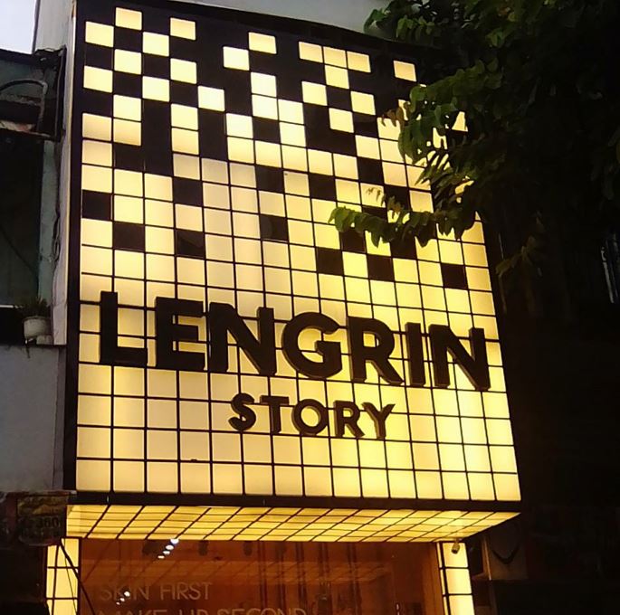 Bảng hiệu mica sáng nền, chữ mica không đèn, Mặt dựng  bảng hiệu bằng mica sáng ... - 3D Quảng Cáo CN3