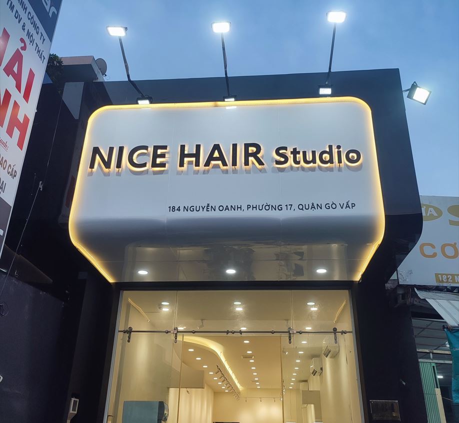 🌟 Bảng Hiệu Nền Đen Bóng - Chữ Đèn Sáng Chân: Sự Lựa Chọn Đẳng Cấp Cho Doanh Ngh... - Quảng Cáo Ad Shop