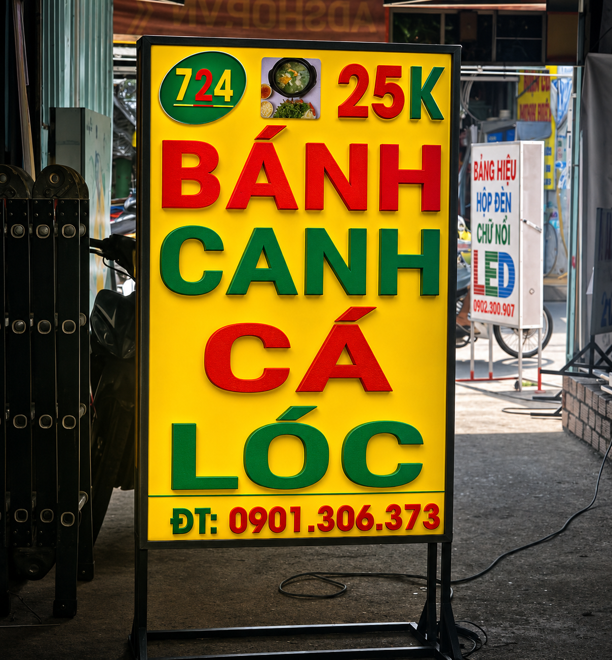 🍜 Bảng hiệu tiệm bánh canh cá lóc hộp đèn bạt có chân – Nổi bật, hút khách từ xa
