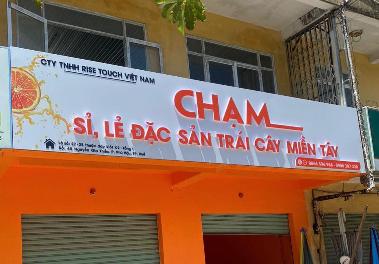 biển quảng cáo trắng, nội dung mica nổi khối không đèn, biển quảng cáo nền làm b... - Quảng Cáo Ad Shop