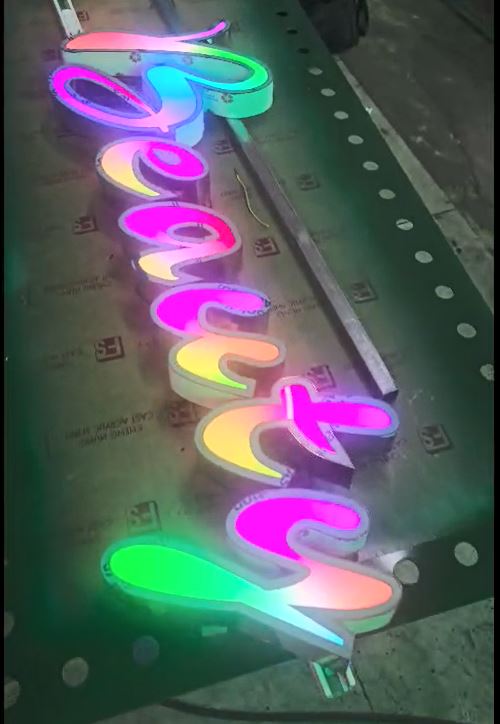 CHỮ ĐÈN LED FULL MÀU – NỔI BẬT THƯƠNG HIỆU NGÀY & ĐÊM