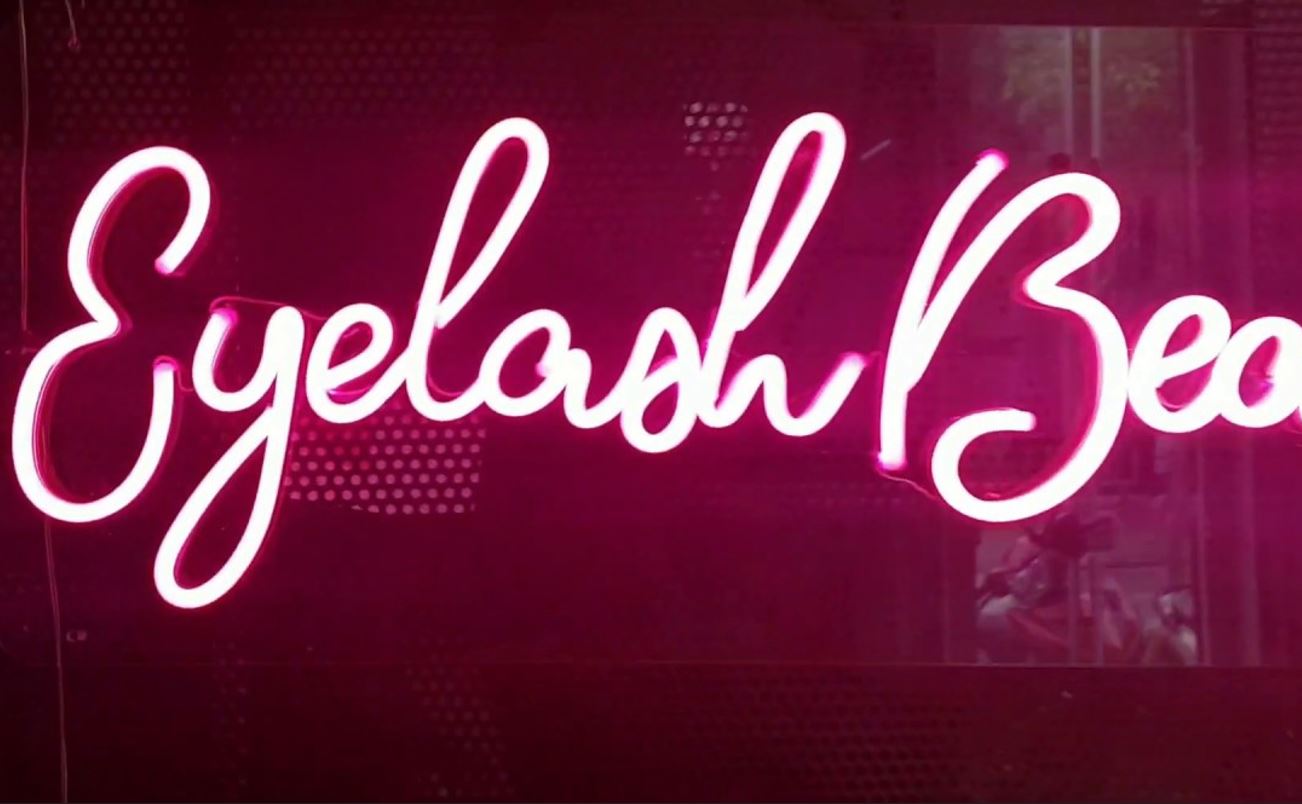 Chữ đèn led neon màu trắng