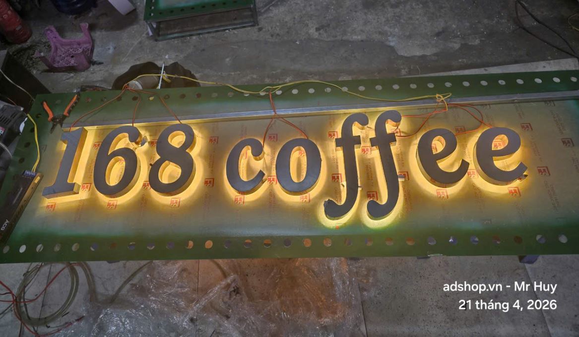 ☕ Chữ inox đèn sáng chân – Biển hiệu sang trọng, nâng tầm đẳng cấp quán coffee, ... - Quảng Cáo Ad Shop