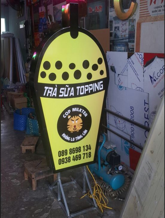 Hộp đèn mica dán decal - cắt theo hình - có chân, Mica cắt theo hình thiết kế - ... - Quảng Cáo RGB