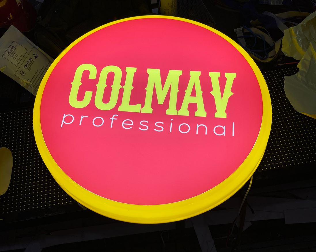 hộp đèn mica hút nổi tròn, sáng hông sang trọng