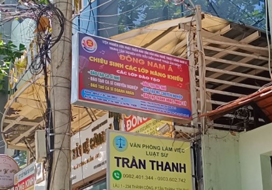 Hộp đèn vẫy bạt 2 mặt - lắp trên cao, Hộp đèn bạt xuyên đèn loại tốt, dùng đèn t... - Quảng Cáo Sồi Ký