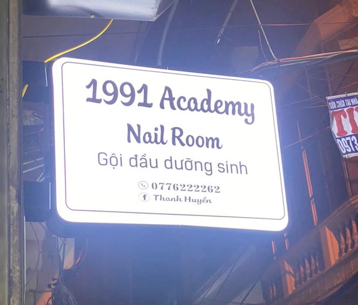 Hộp đèn vẫy mica hút nổi siêu nổi