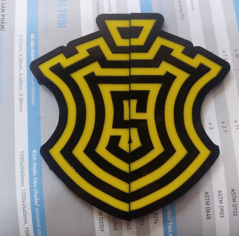 làm logo mica không đèn giá rẻ