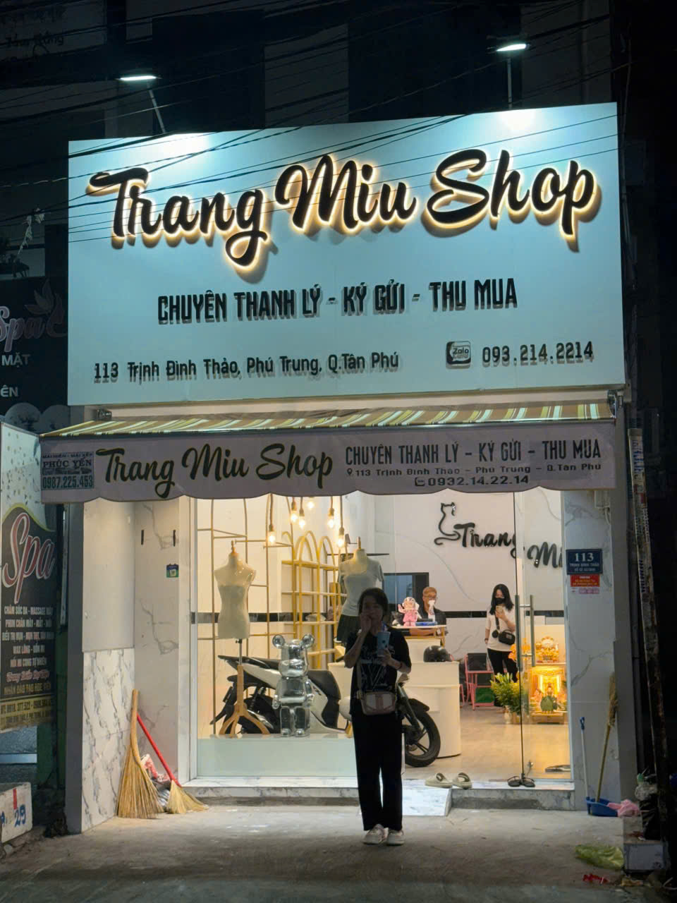 ✨ Mẫu Bảng Hiệu Chữ Nổi Mica Đèn Sáng Chân Trên Nền Alu